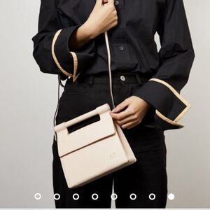 tde. pale pink shoulder hand bag